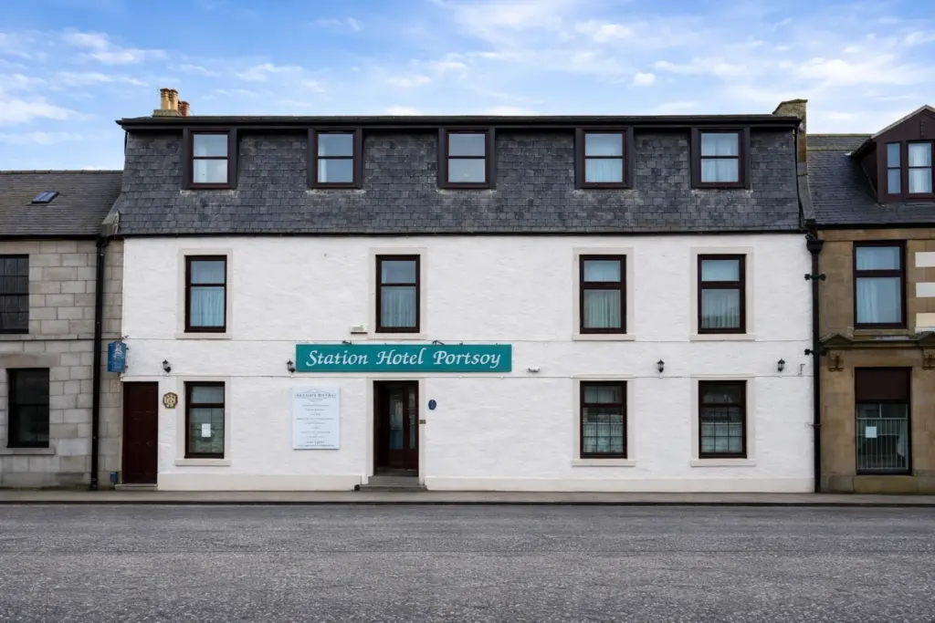 Front view of Station Hotel Portsoy exterior